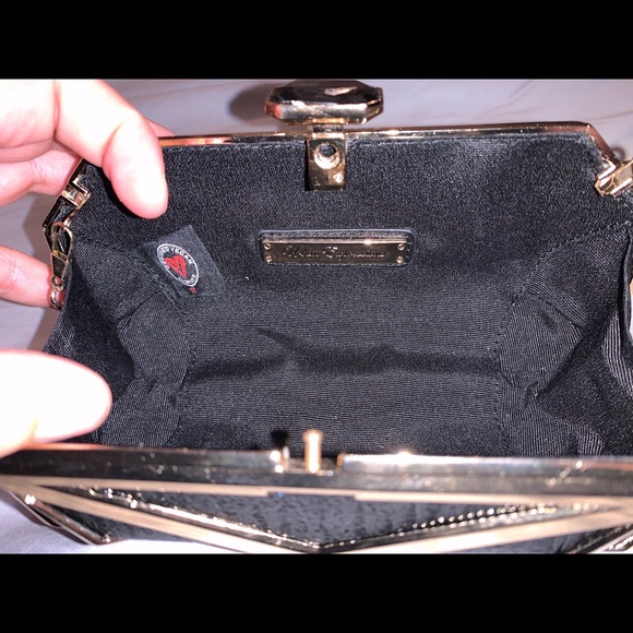 Black and gold clutch - Picture 3 of 4